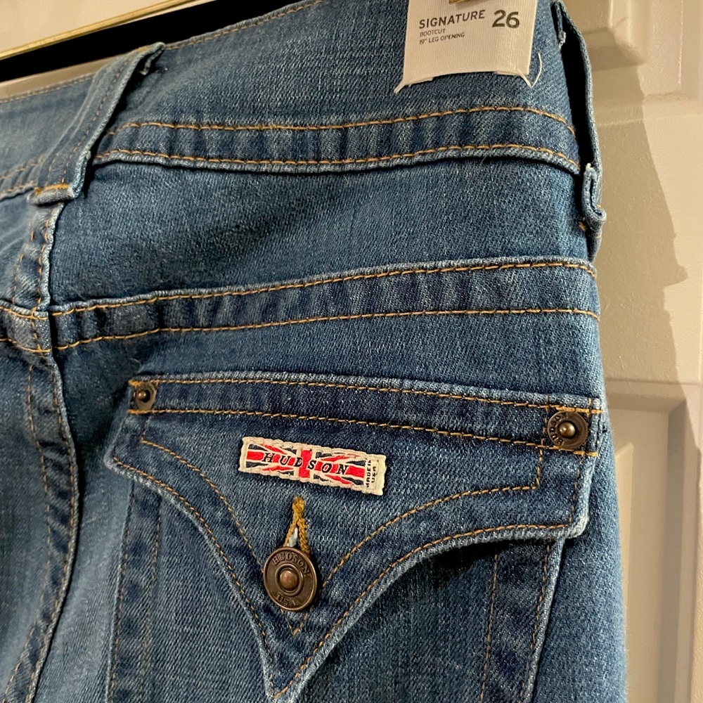 Women’s Hudson Signature Bootcut Jeans 19” Opening